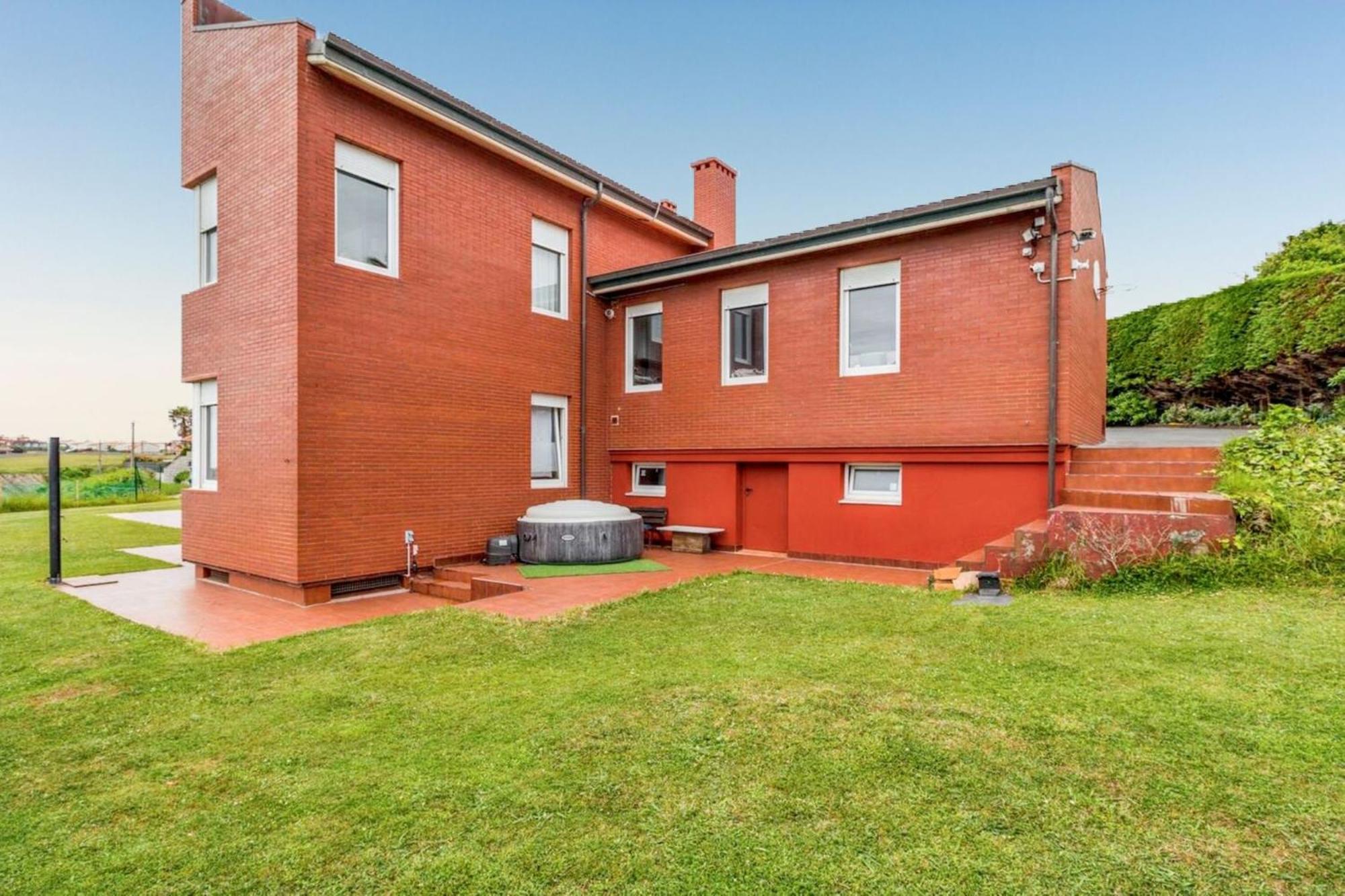 Spacious House With Sea View In Liencres + Jacuzzi Eksteriør bilde