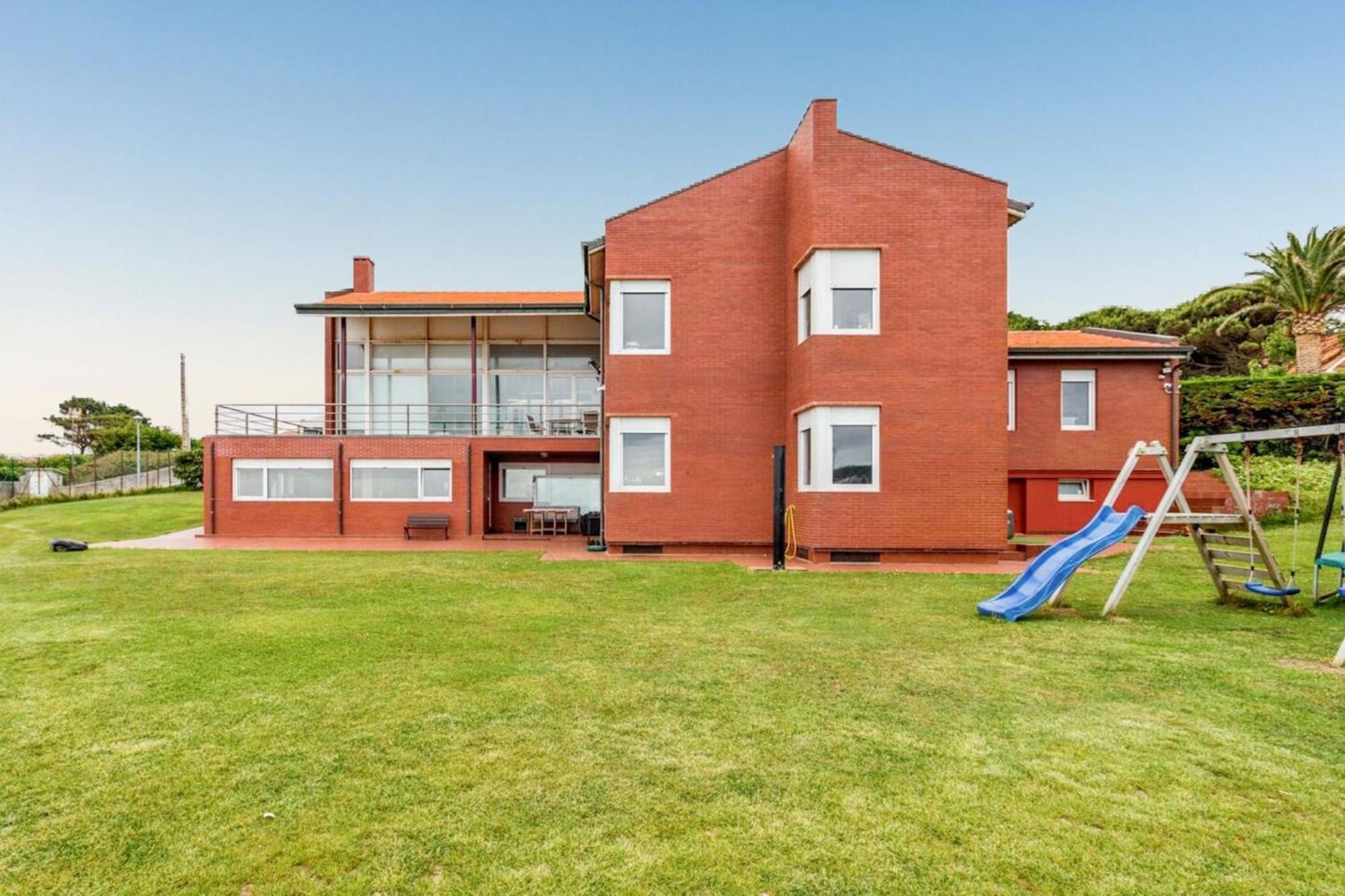 Spacious House With Sea View In Liencres + Jacuzzi Eksteriør bilde