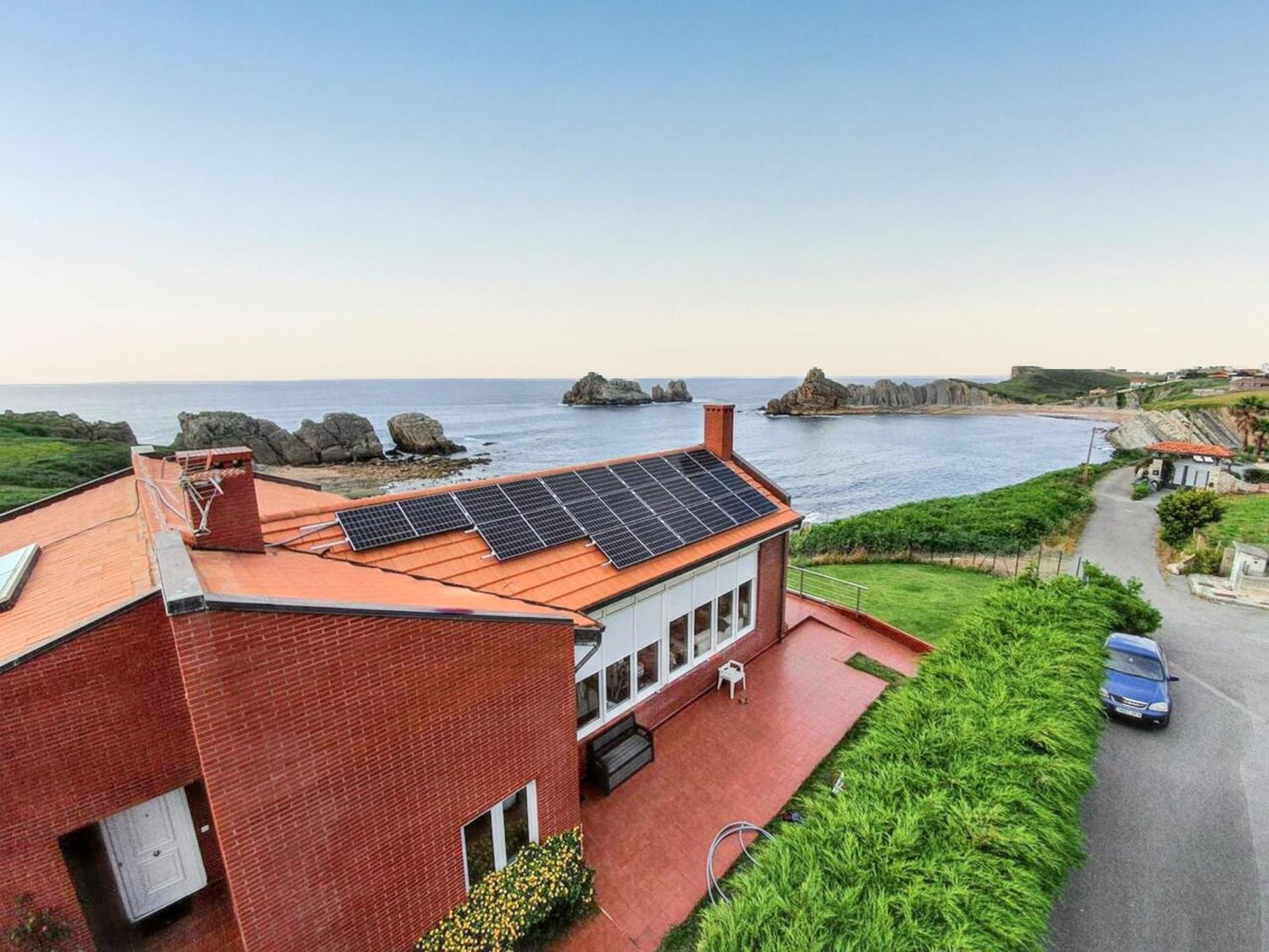 Spacious House With Sea View In Liencres + Jacuzzi Eksteriør bilde
